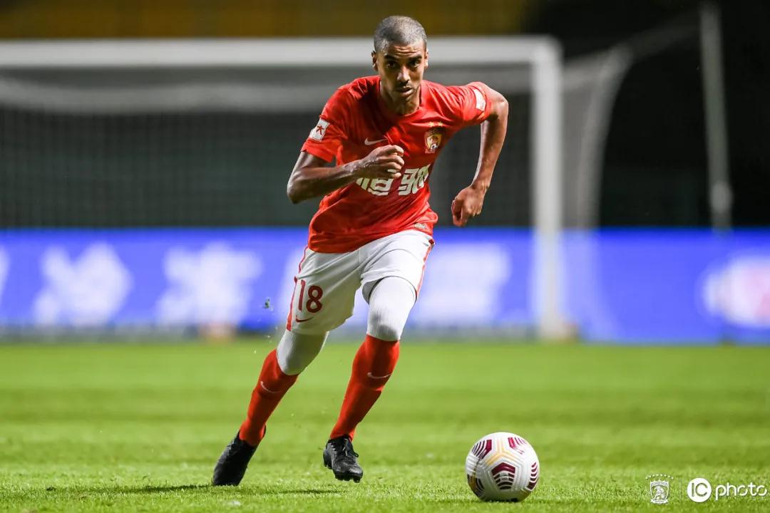 مباراةالهلالوالاهليالاماراتيفيدوريأبطالآسيامواجهةناريةتتحدىالتوقعات